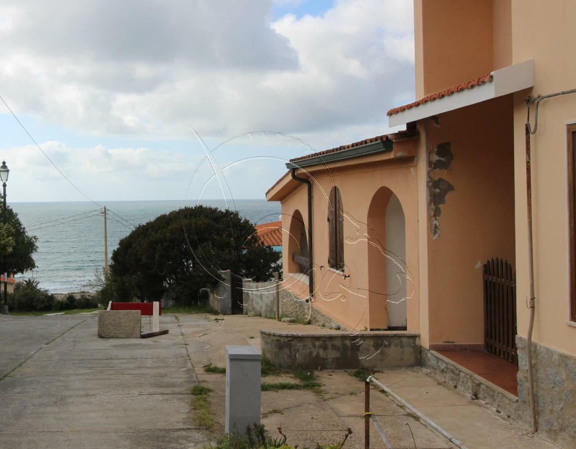 Ampio Appartamento Marina Di 阿勃丝 外观 照片